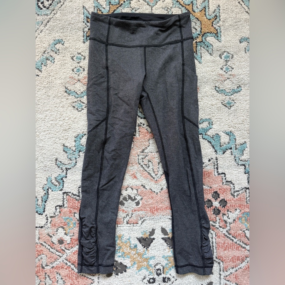 Lululemon grey legging size 4